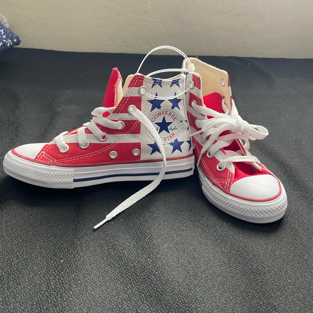 ***NWT American Flag 🇺🇸 Converse Children’s sz 11***